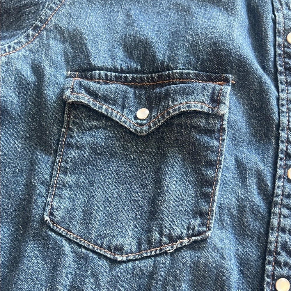 Old Navy Blue Denim Button Down Shirt - Picture 2 of 6